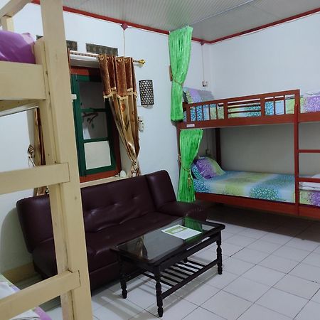 Mjr Ticketing Guest House Ruteng Exterior photo