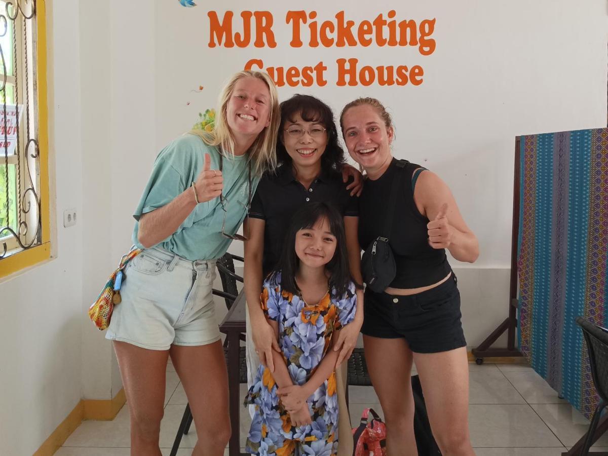 Mjr Ticketing Guest House Ruteng Exterior photo