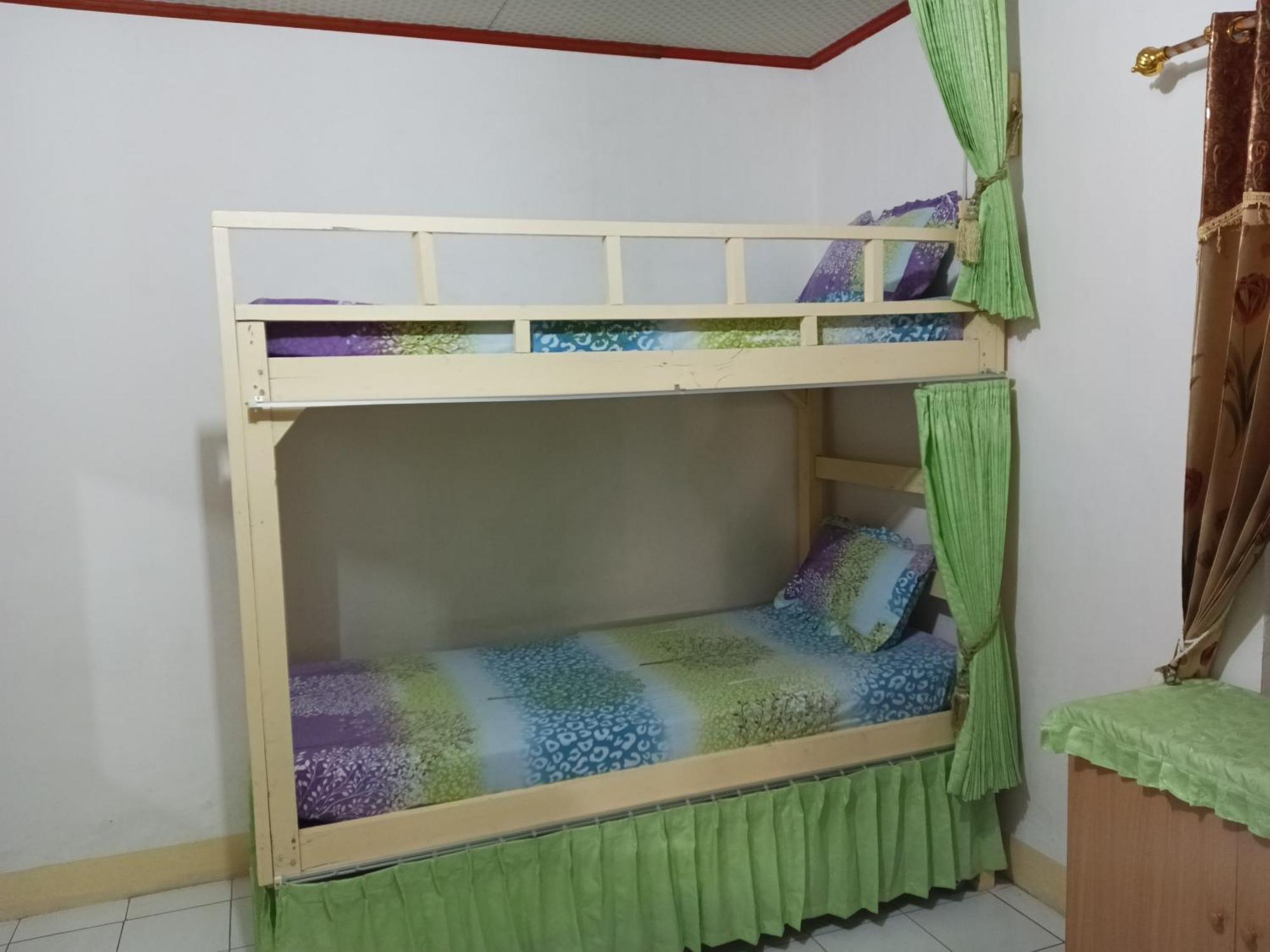Mjr Ticketing Guest House Ruteng Exterior photo