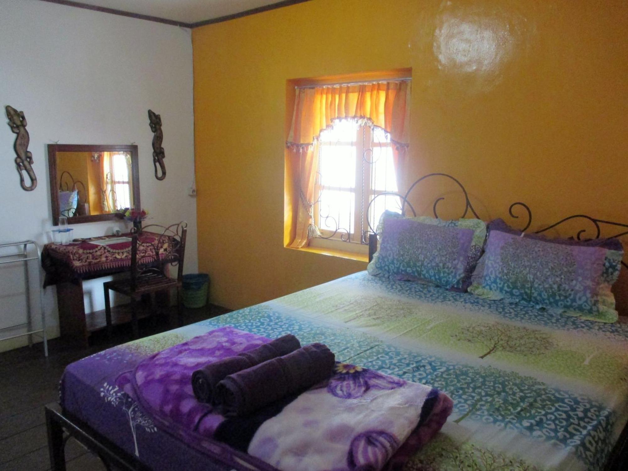 Mjr Ticketing Guest House Ruteng Room photo