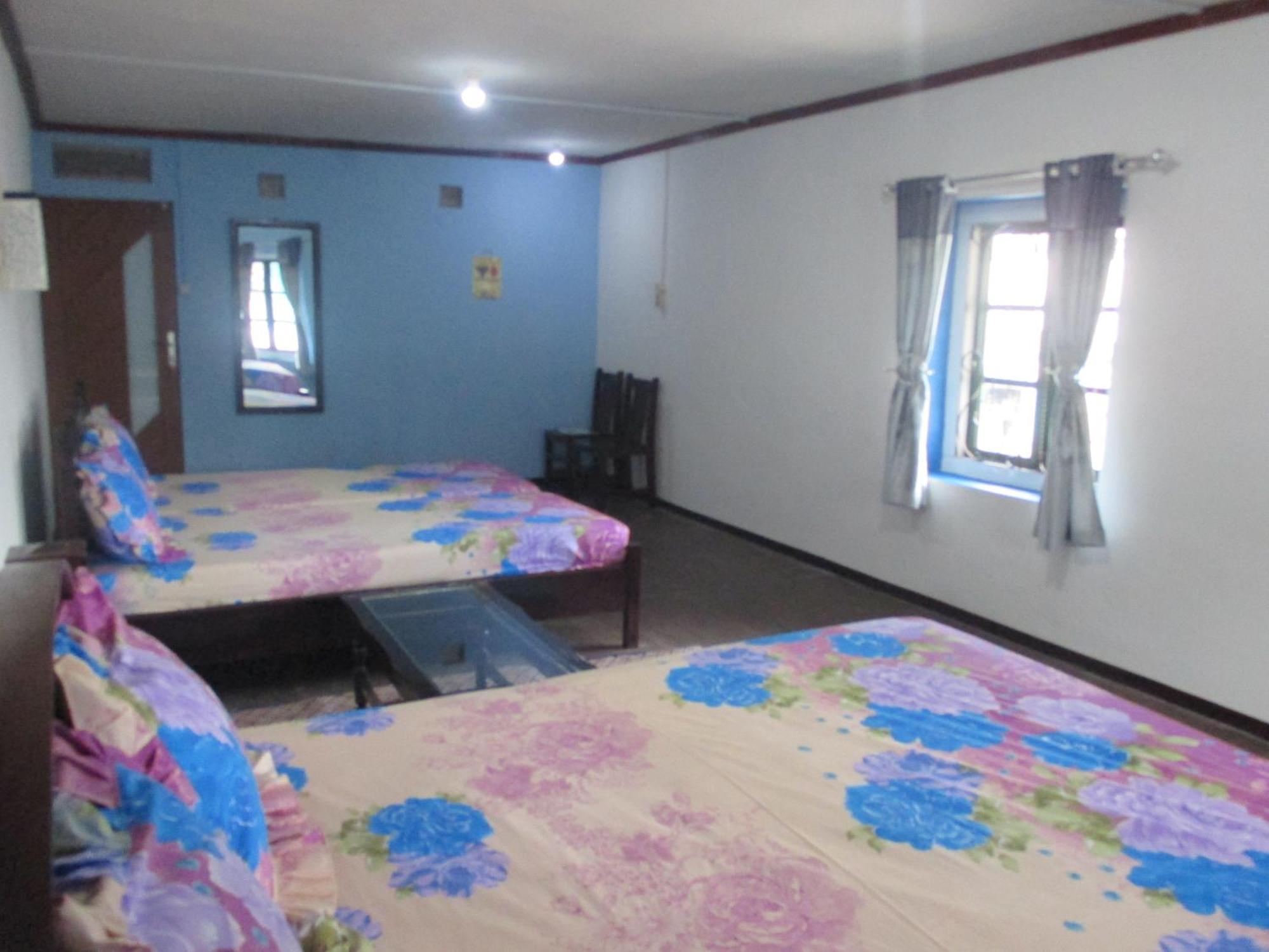 Mjr Ticketing Guest House Ruteng Room photo