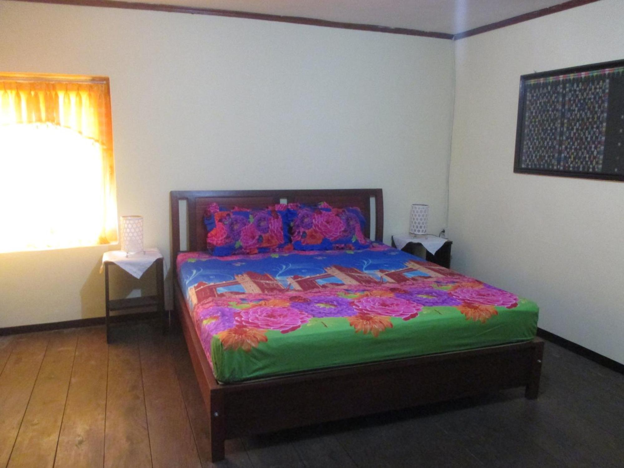 Mjr Ticketing Guest House Ruteng Room photo