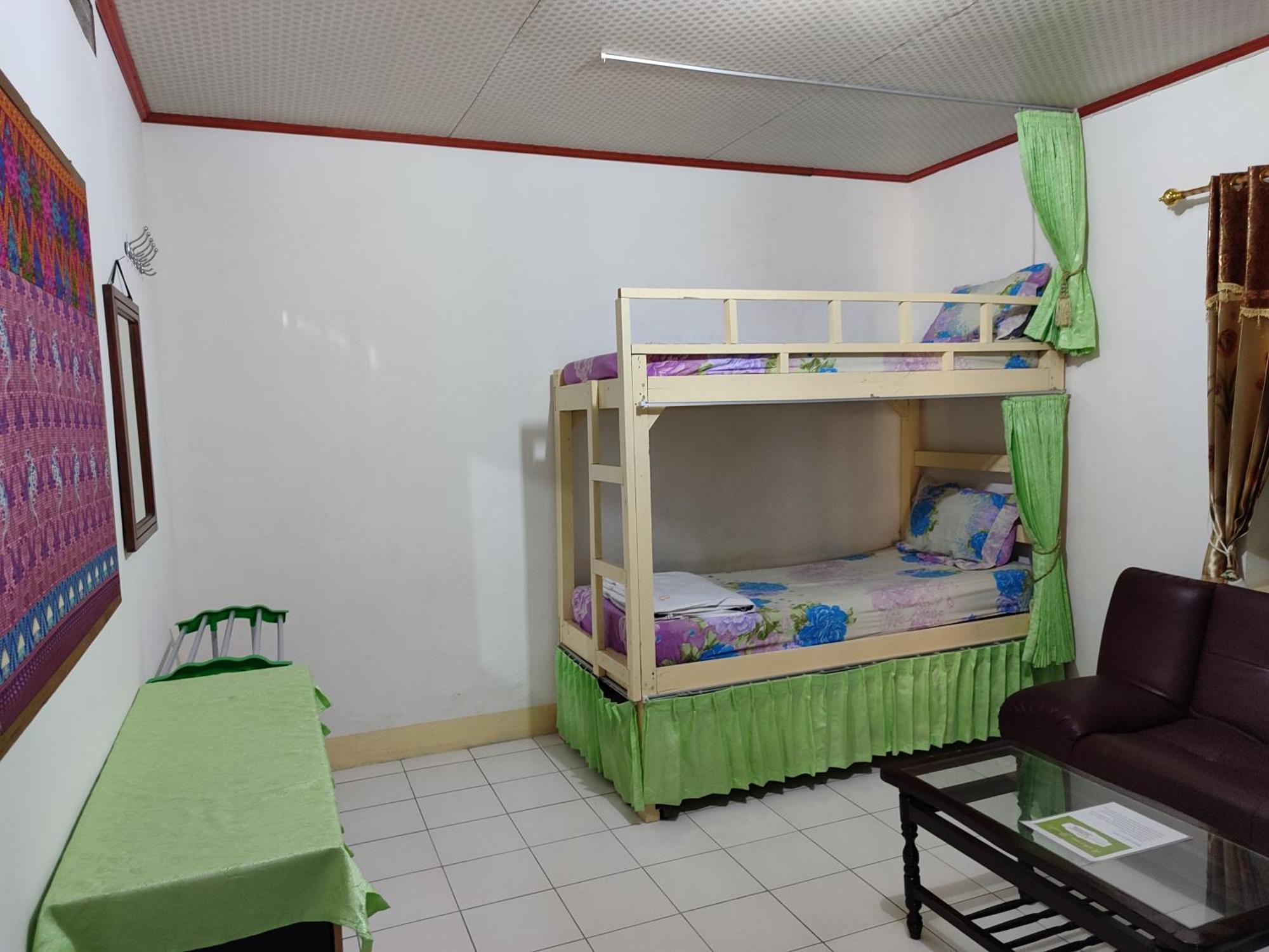 Mjr Ticketing Guest House Ruteng Exterior photo