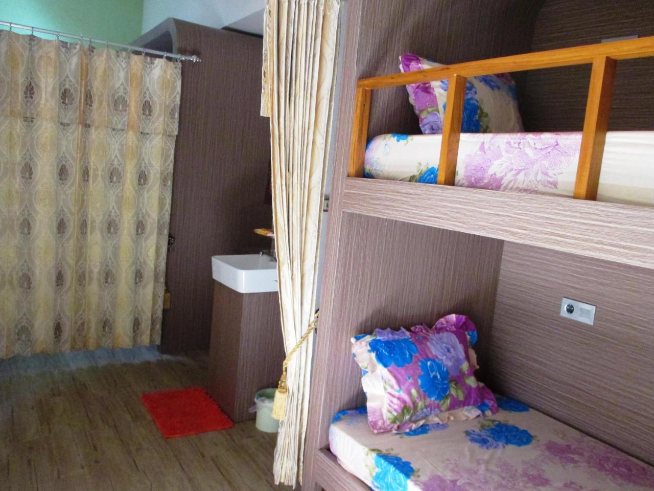 Mjr Ticketing Guest House Ruteng Exterior photo