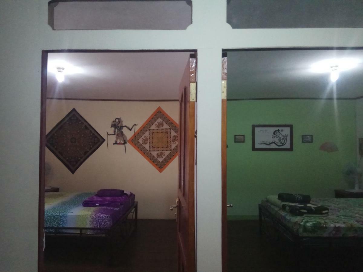 Mjr Ticketing Guest House Ruteng Exterior photo